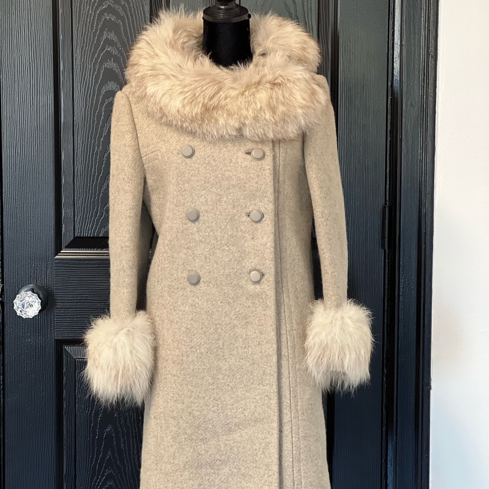 VINTAGE. 1960’s Fashion Spear wool coat with fur trim. Excellent condition.